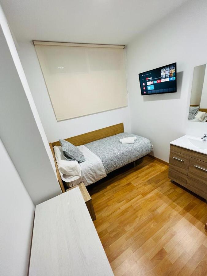 Hospedaje Colonia Vallecas Madrid Exteriör bild